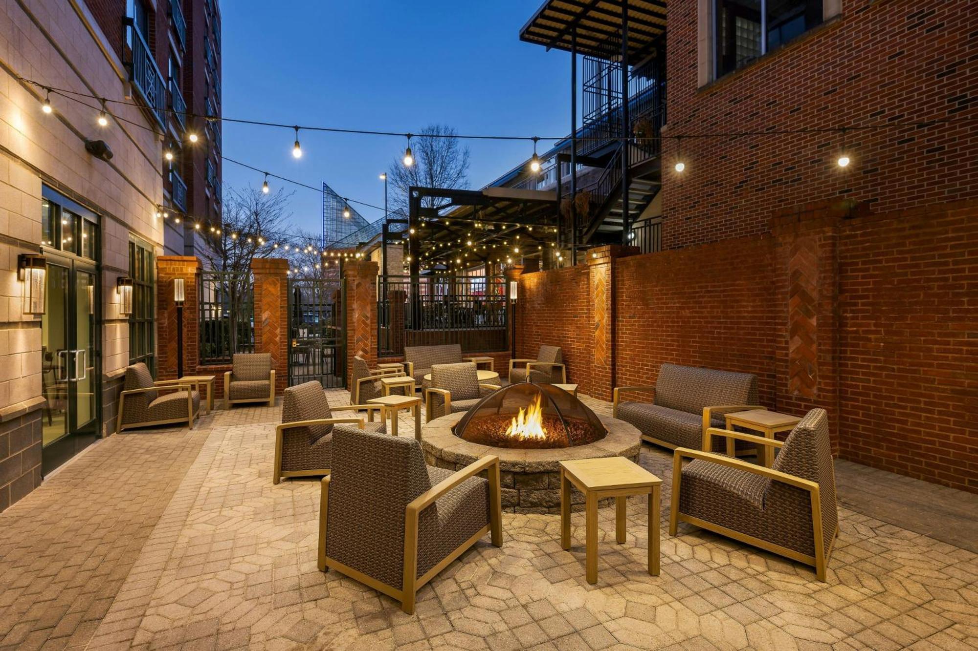 Courtyard By Marriott Chattanooga Downtown Exterior photo