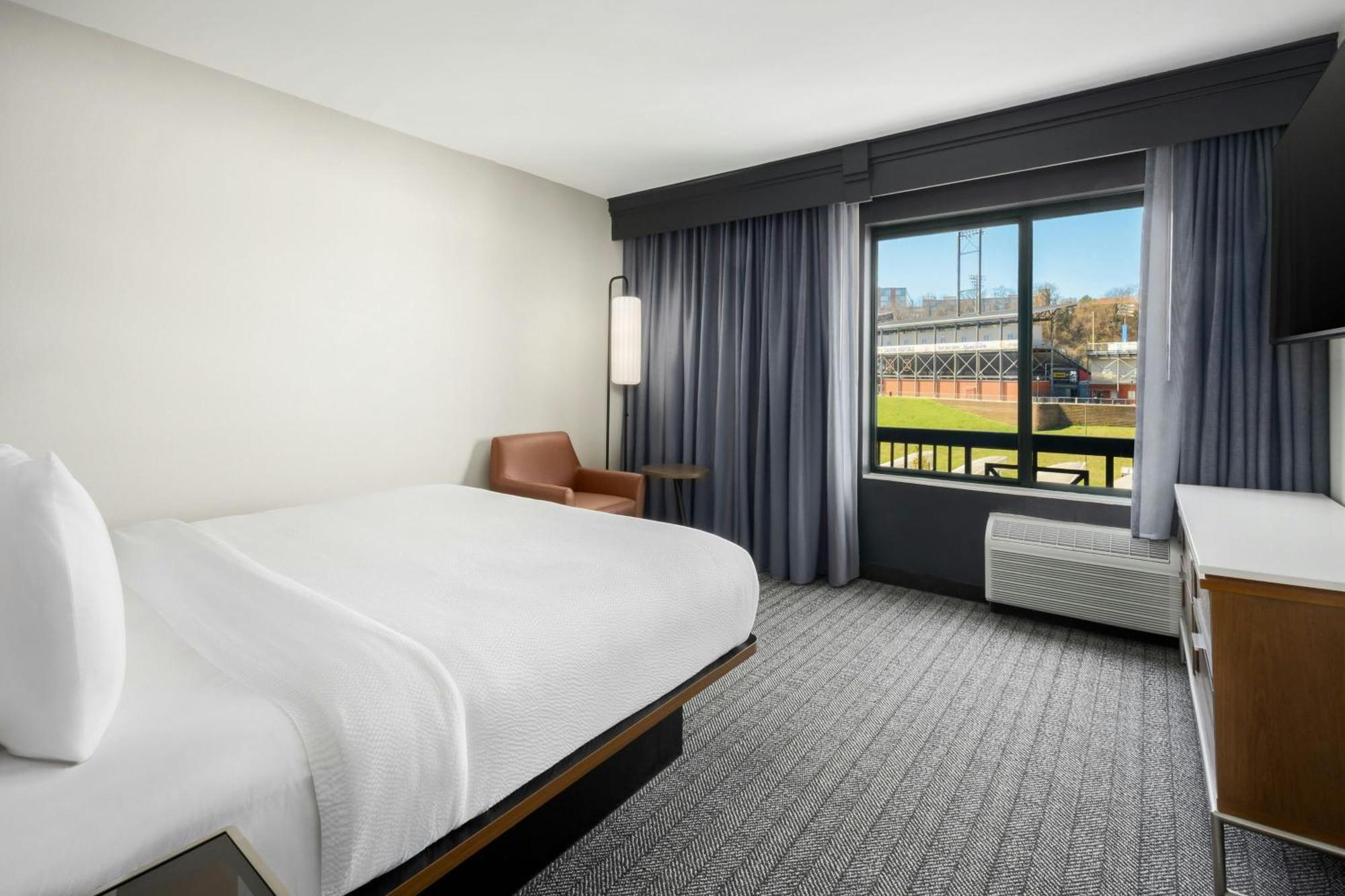 Courtyard By Marriott Chattanooga Downtown Exterior photo