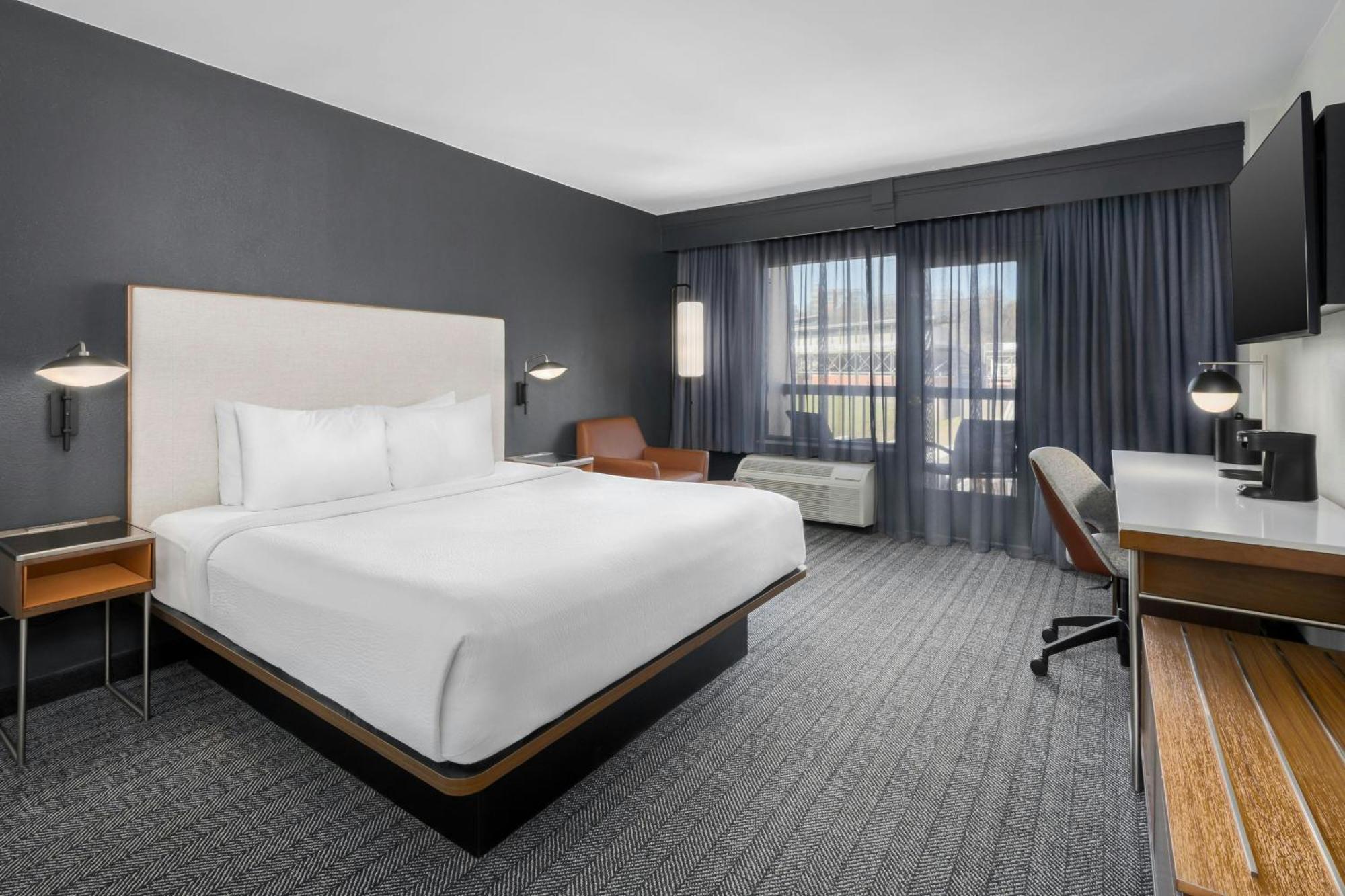Courtyard By Marriott Chattanooga Downtown Exterior photo